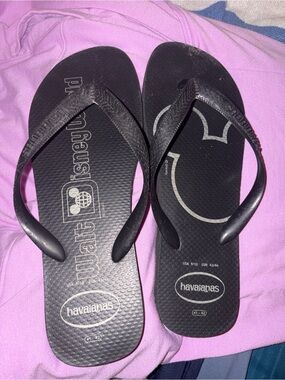 Black Haviannas & Disney collaboration women’s size 9